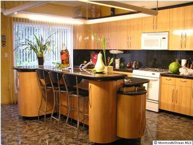 5 Canadian Woods Rd, Marlboro, NJ 07746 - photo 2