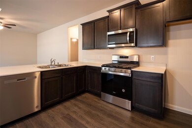 3936 Oak Creek Cir, Denison, TX 75020 - photo 6