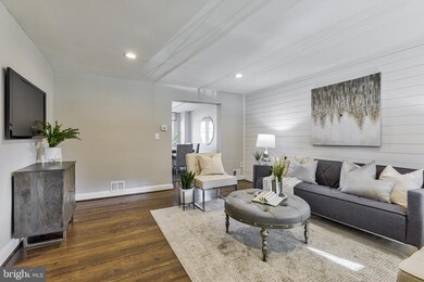 1105 Wicklow Rd, Baltimore, MD 21229 - photo 4