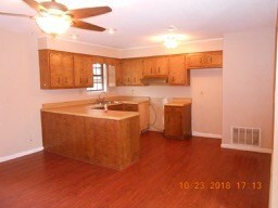 Eat-in kitchen