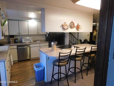 2-Kitchen