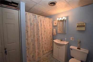 Full Bath Room with Jetted tub