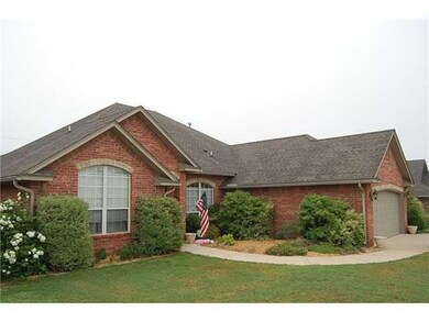 915 Kelsi Dr, Moore, OK 73160 - photo 2