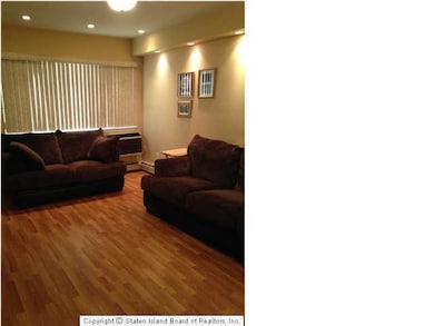 19 Garth Ct, Staten Island, NY 10306 - photo 4