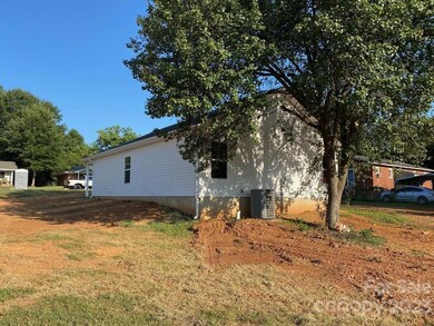 1003 Adams St, Statesville, NC 28677 - photo 6