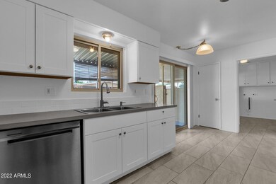 LOTS OF NATURAL LIGHT