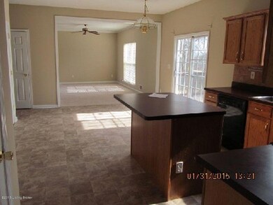 10100 Landwood Dr, Louisville, KY 40291 - photo 7