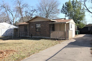 7526 Moline St, Houston, TX 77087 - photo 2