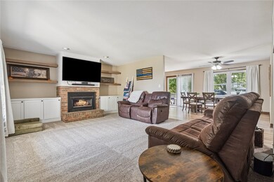 1314 9th St, Jesup, IA 50648 - photo 4