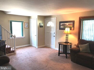 402 W Grays Ave, Glenolden, PA 19036 - photo 6