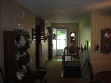 Entry/Foyer.