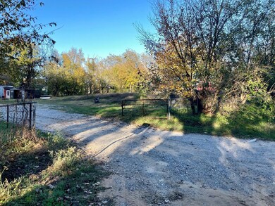 1811 S Lamar Ave, Denison, TX 75021 - photo 7