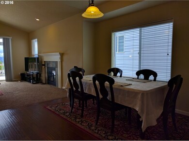 1235 SW 10th Way, Troutdale, OR 97060 - photo 7