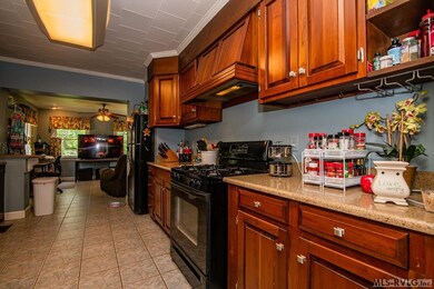 Kitchen and Breakfast Nook