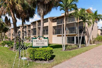 Townhouse Square F-101