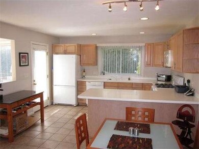 417 Captain Eames Cir, Ashland, MA 01721 - photo 3