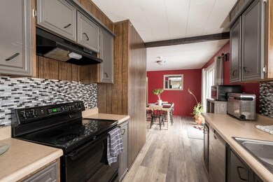 10 Kenwater Ave, Rochester, NH 03867 - photo 6