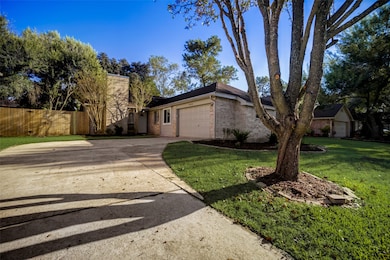 8450 Lake Crystal Dr, Houston, TX 77095 - photo 3