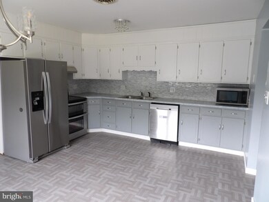 10480 Buena Vista Dr, Waynesboro, PA 17268 - photo 3