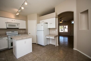 809 E Kesler Ln, Chandler, AZ 85225 - photo 6