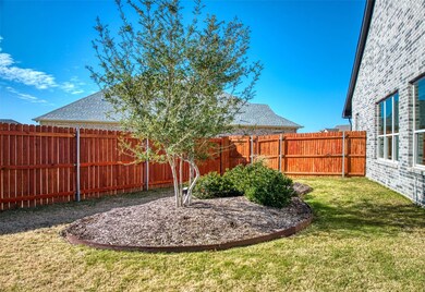 701 Ascot Ct, Ennis, TX 75119 - photo 6