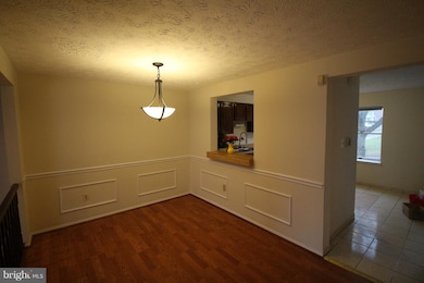 19056 Partridge Wood Dr, Germantown, MD 20874 - photo 3