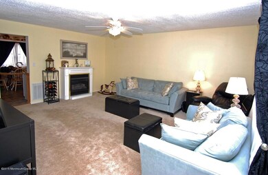 Relaxing living room w/ gas fireplace