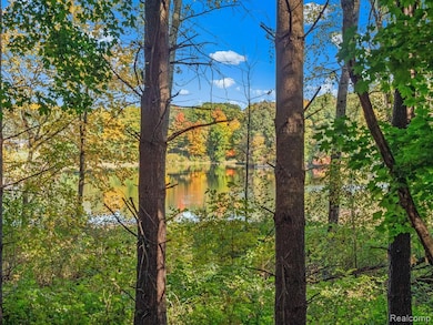 4695 Waterwood Way, Howell, MI 48855 - photo 5