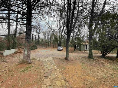 301 Georgetown Ln, Charlottesville, VA 22901 - photo 3