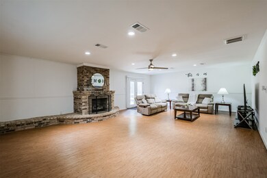 11307 Caribbean Ln, Houston, TX 77089 - photo 4