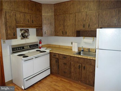 445 Schiller Ave, Trenton, NJ 08610 - photo 6