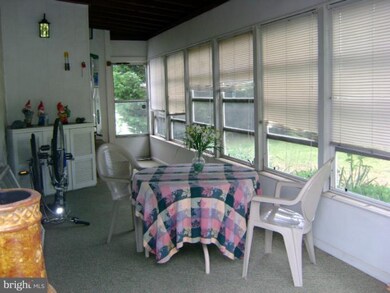 305 Milton Ct, Glen Burnie, MD 21061 - photo 4