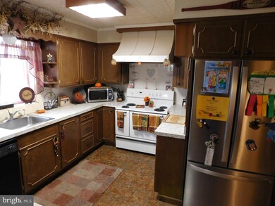 1011 Hunter St, Tamaqua, PA 18252 - photo 7