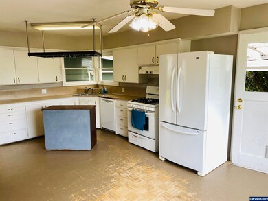 845 E Ellendale Ave, Dallas, OR 97338 - photo 5