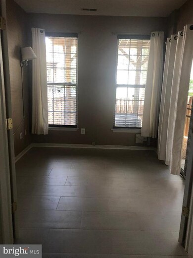 13009 Park Crescent Cir, Herndon, VA 20171 - photo 5