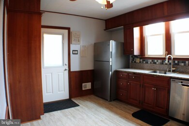 327 Stuart Ave, Downingtown, PA 19335 - photo 3