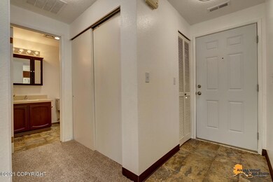 Entry w/Laundry & Bath Left