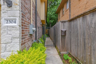 2304 Dunlavy St, Houston, TX 77006 - photo 2