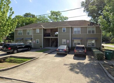 Front of 4 unit complex