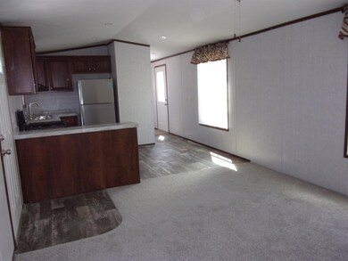 75 S Policy St unit 1, Salem, NH 03079 - photo 4