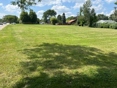 unlisted-address, Waukegan, IL 60085 - photo 7