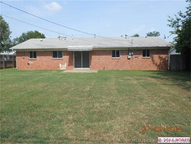 1112 N Hickory Ave, Broken Arrow, OK 74012 - photo 2