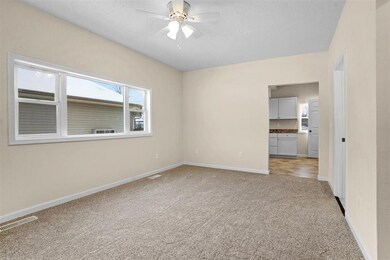 132 18th St NW, Cedar Rapids, IA 52405 - photo 4