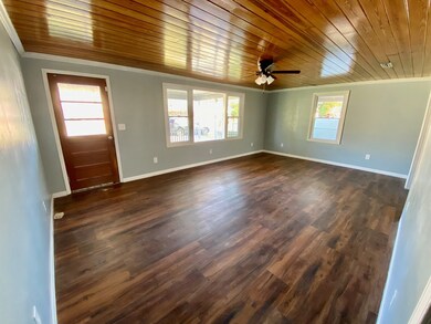 304 James St, Adel, GA 31620 - photo 4