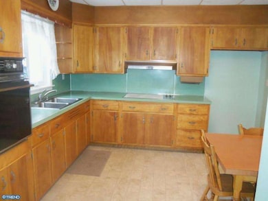 103 W Pennsylvania Ave, Downingtown, PA 19335 - photo 7