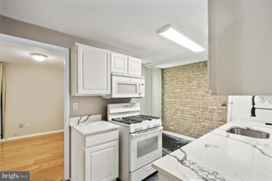 3308 Huntley Square Dr unit T-2, Temple Hills, MD 20748 - photo 6