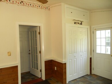 35 Howard St unit 2nd Floor, Milford, MA 01757 - photo 7