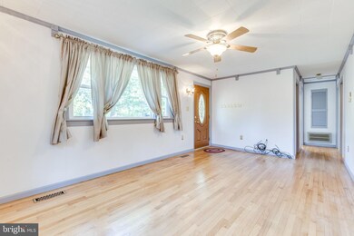 8707 Parkland St, Manassas, VA 20111 - photo 2