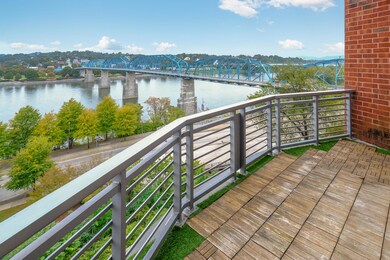 A View of Walnut St Bridge