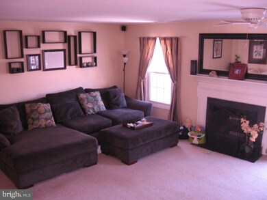 1476 Lowell Ct unit 18, Crofton, MD 21114 - photo 4